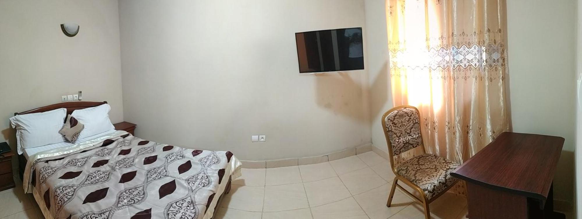 Nikita Hotel Яунде Экстерьер фото
